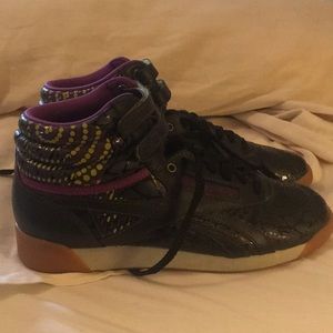 Reebok woman’s high top sneakers